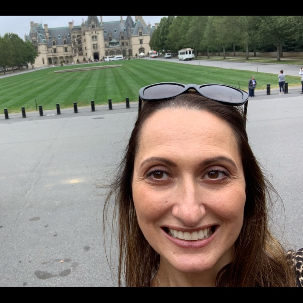 Meet your Posher, Laurie